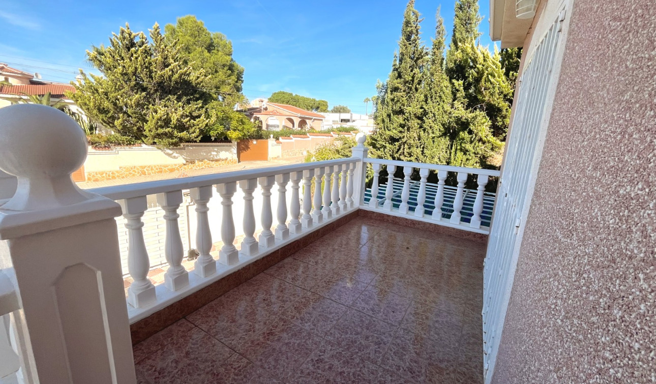 Reventa - Villa independiente - Ciudad Quesada - Central Quesada