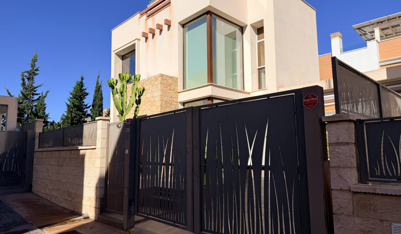 Reventa - Villa independiente - Ciudad Quesada - Ciudad Quesada - Doña Pepa
