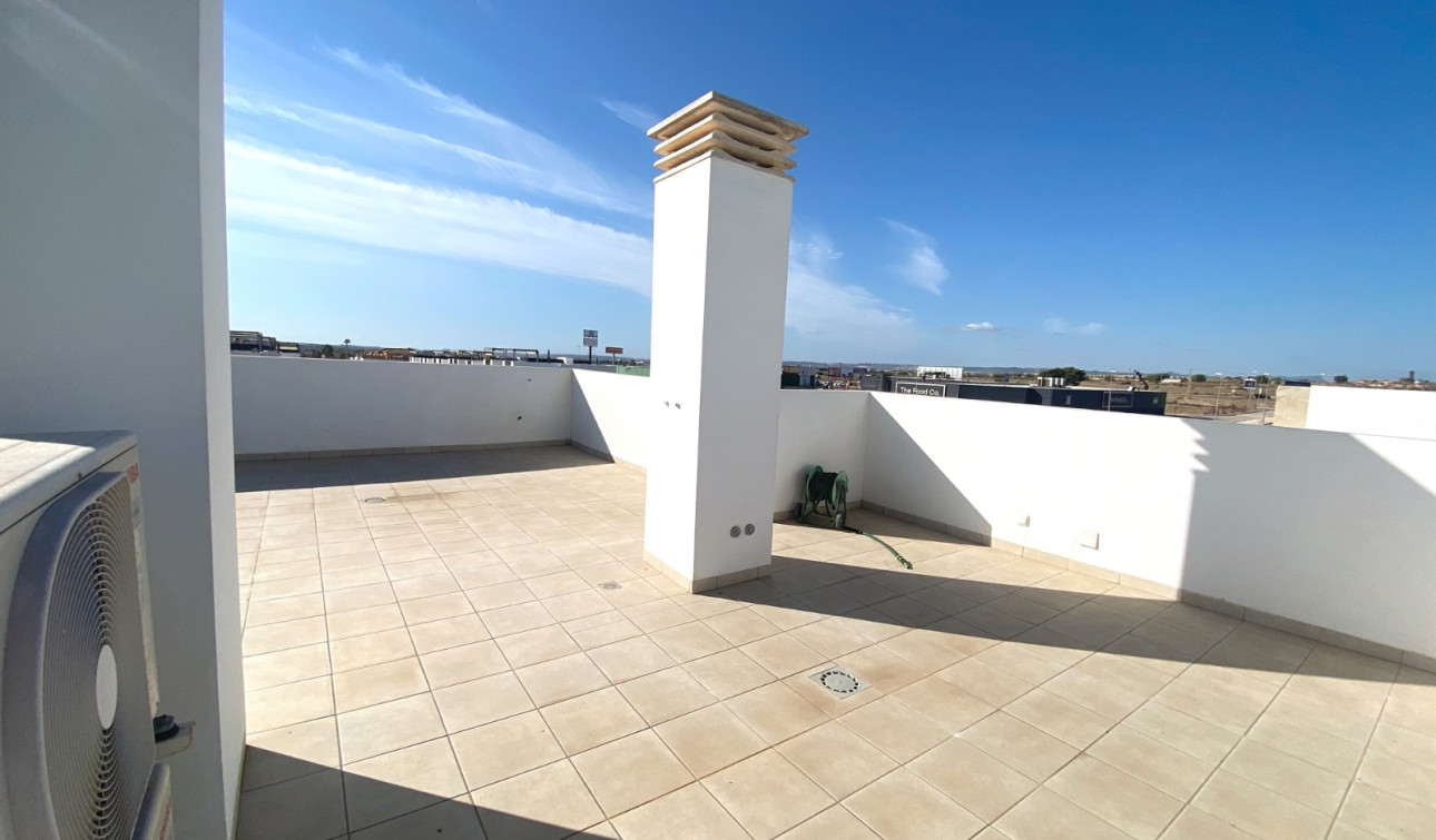 Reventa - Villa independiente - Ciudad Quesada - Doña Pena