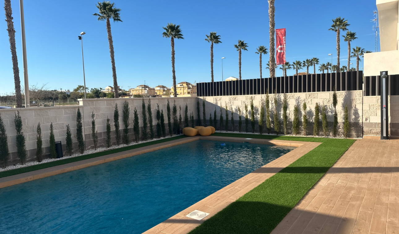 Reventa - Villa independiente - Ciudad Quesada - Doña Pepa