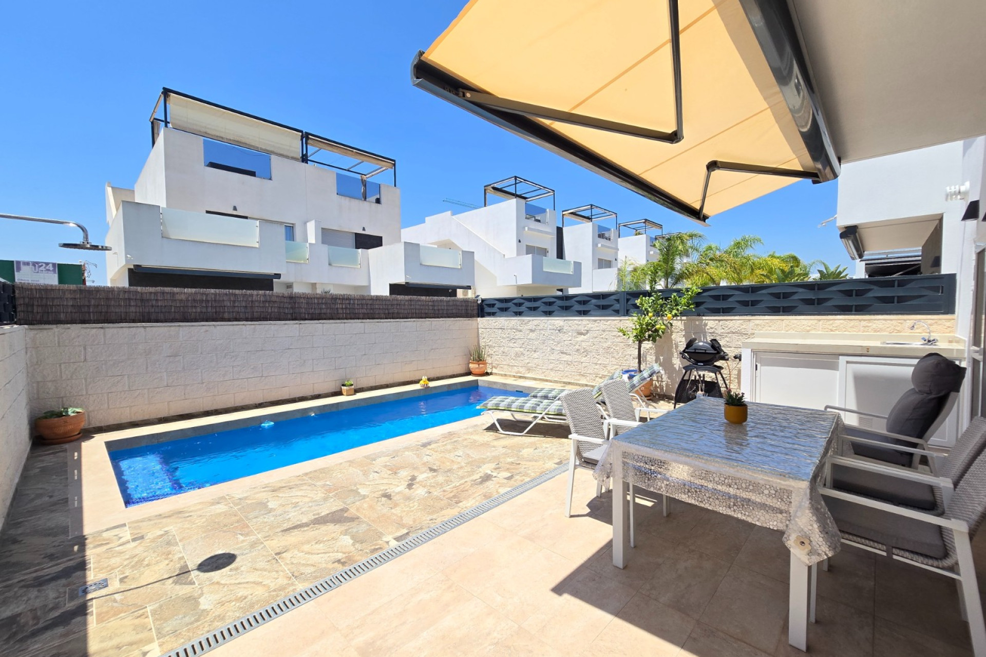 Reventa - Villa independiente - Ciudad Quesada - Doña Pepa *