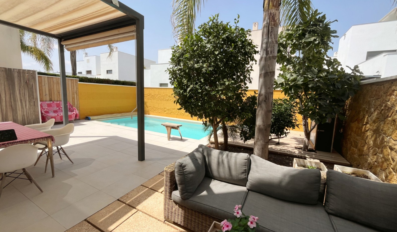 Reventa - Villa independiente - Ciudad Quesada - Pueblo Bravo