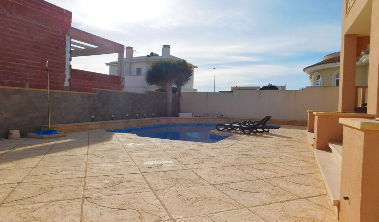 Reventa - Villa independiente - Ciudad Quesada