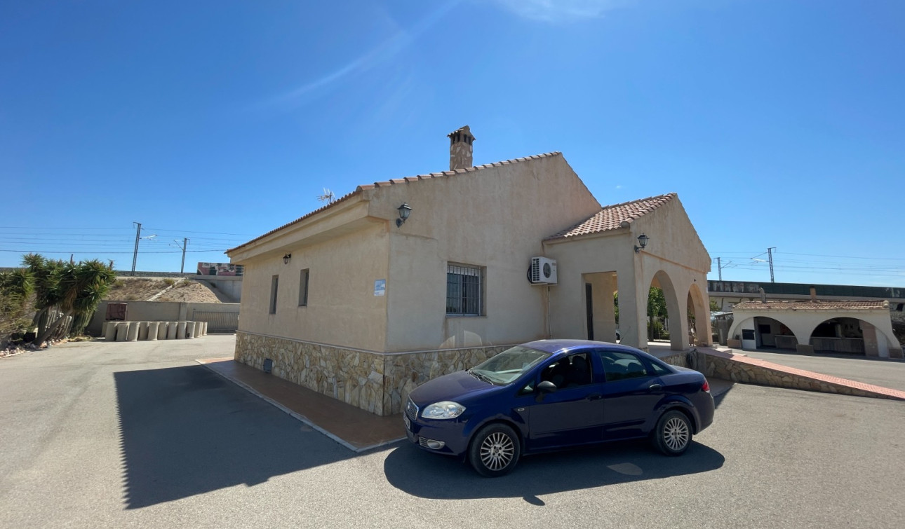 Reventa - Villa independiente - Crevillente