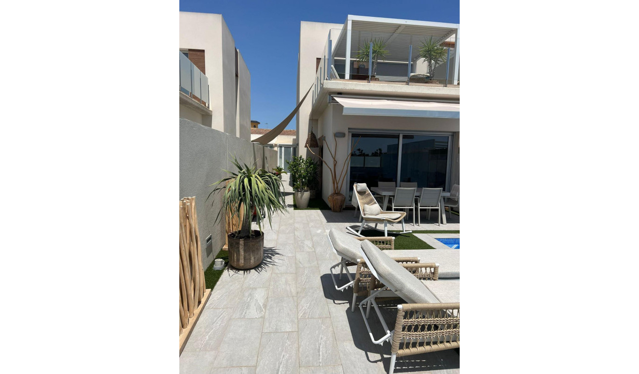 Reventa - Villa independiente - Daya Vieja