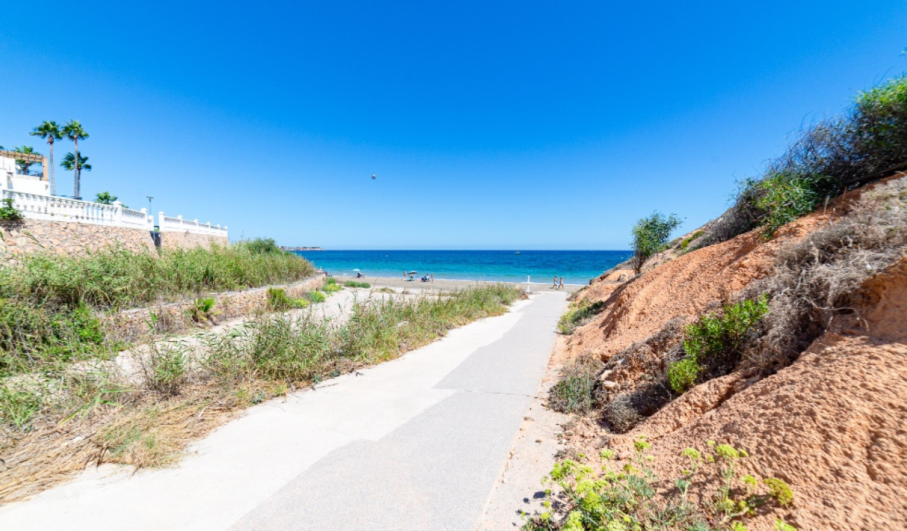 Reventa - Villa independiente - Dehesa de Campoamor - Campoamor