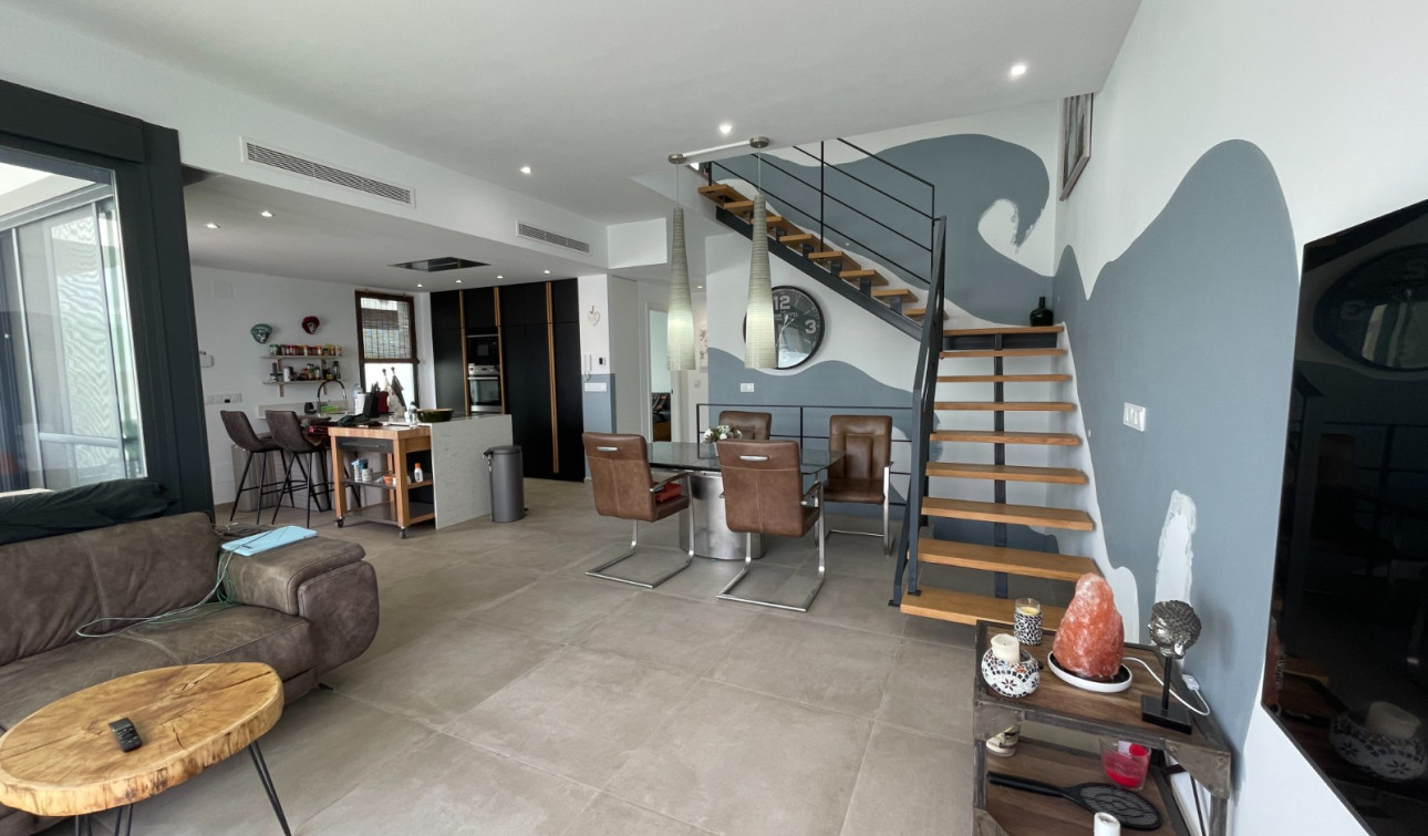 Reventa - Villa independiente - Dolores - ZONA NUEVA