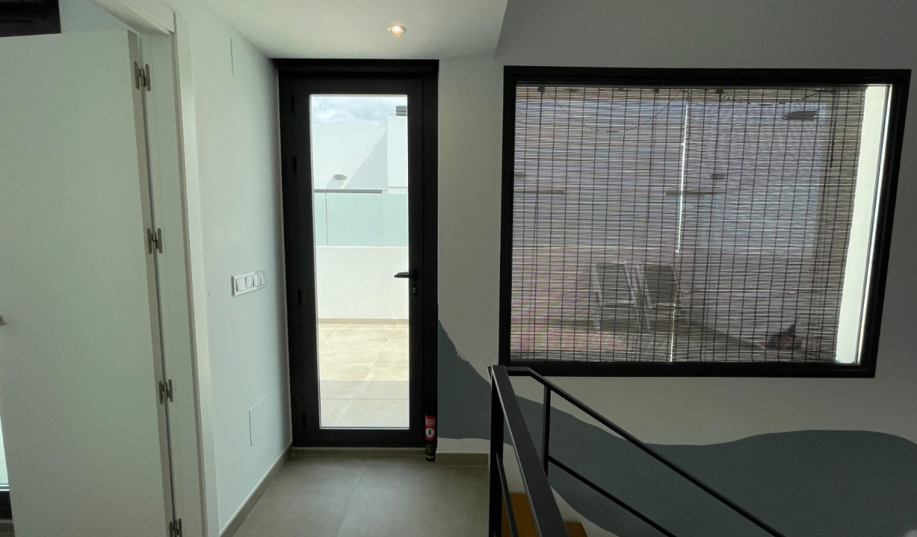 Reventa - Villa independiente - Dolores - ZONA NUEVA