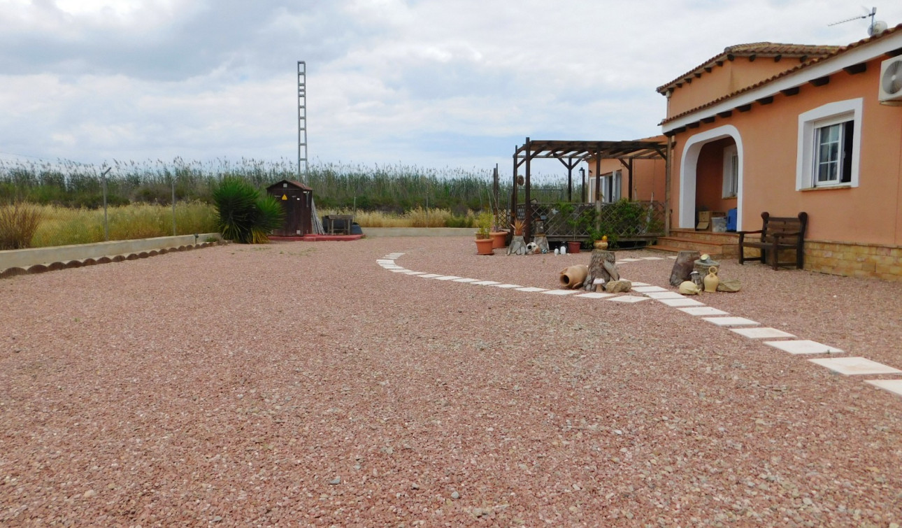 Reventa - Villa independiente - Dolores