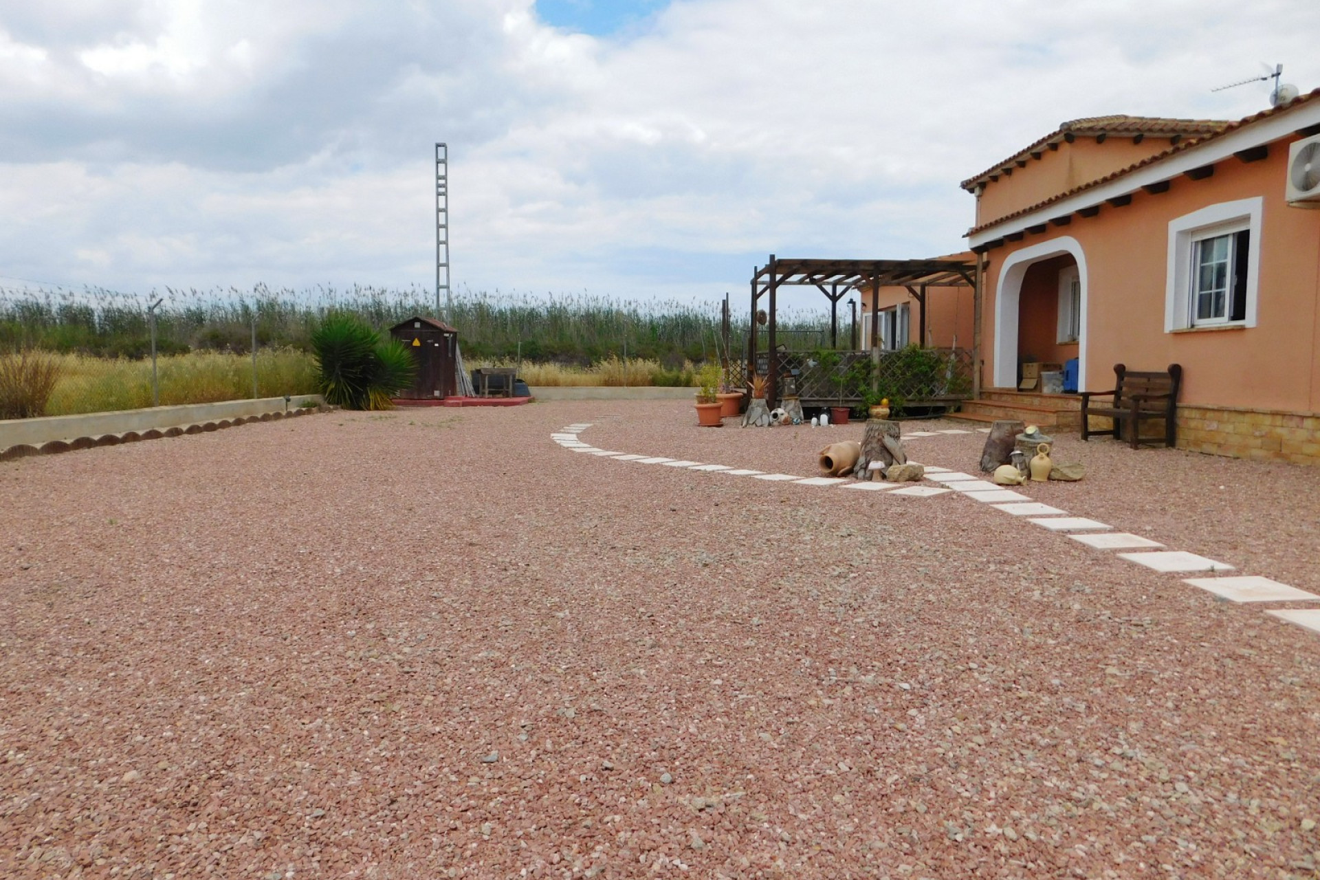 Reventa - Villa independiente - Dolores