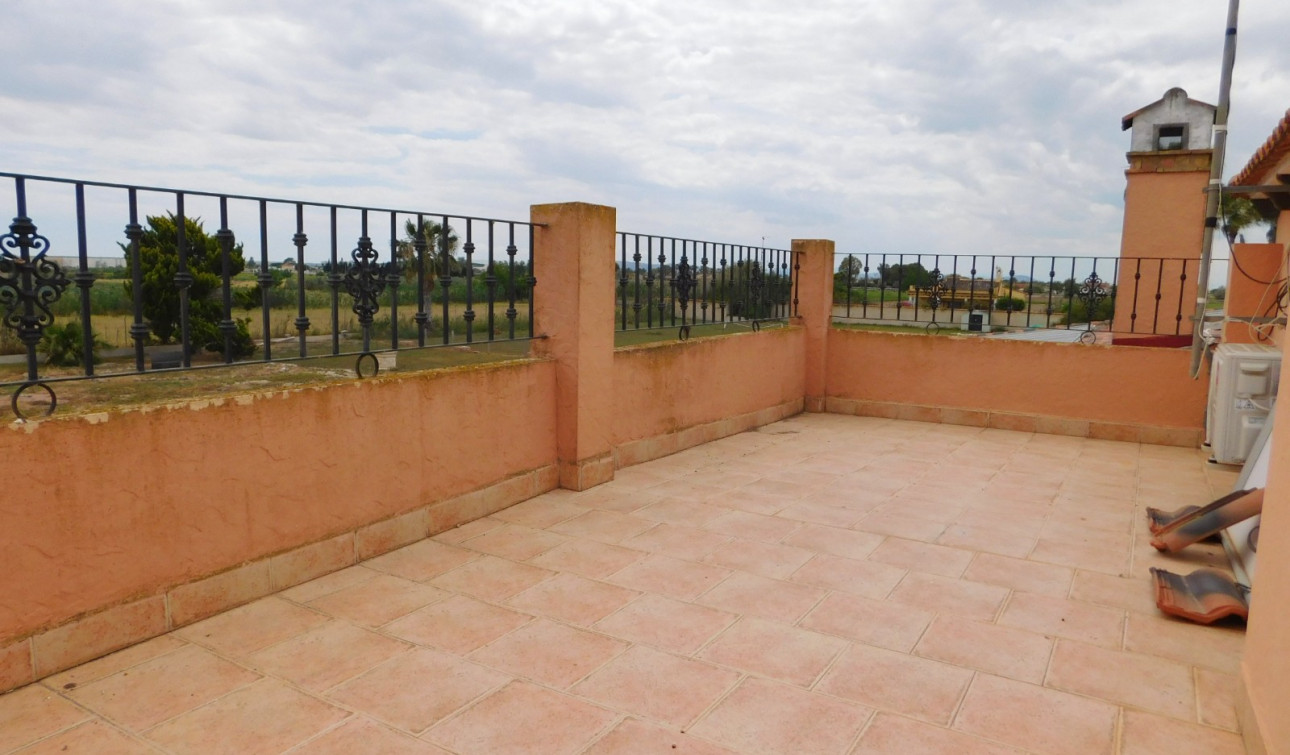 Reventa - Villa independiente - Dolores