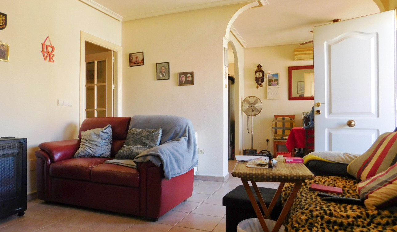 Reventa - Villa independiente - Entre Naranjos