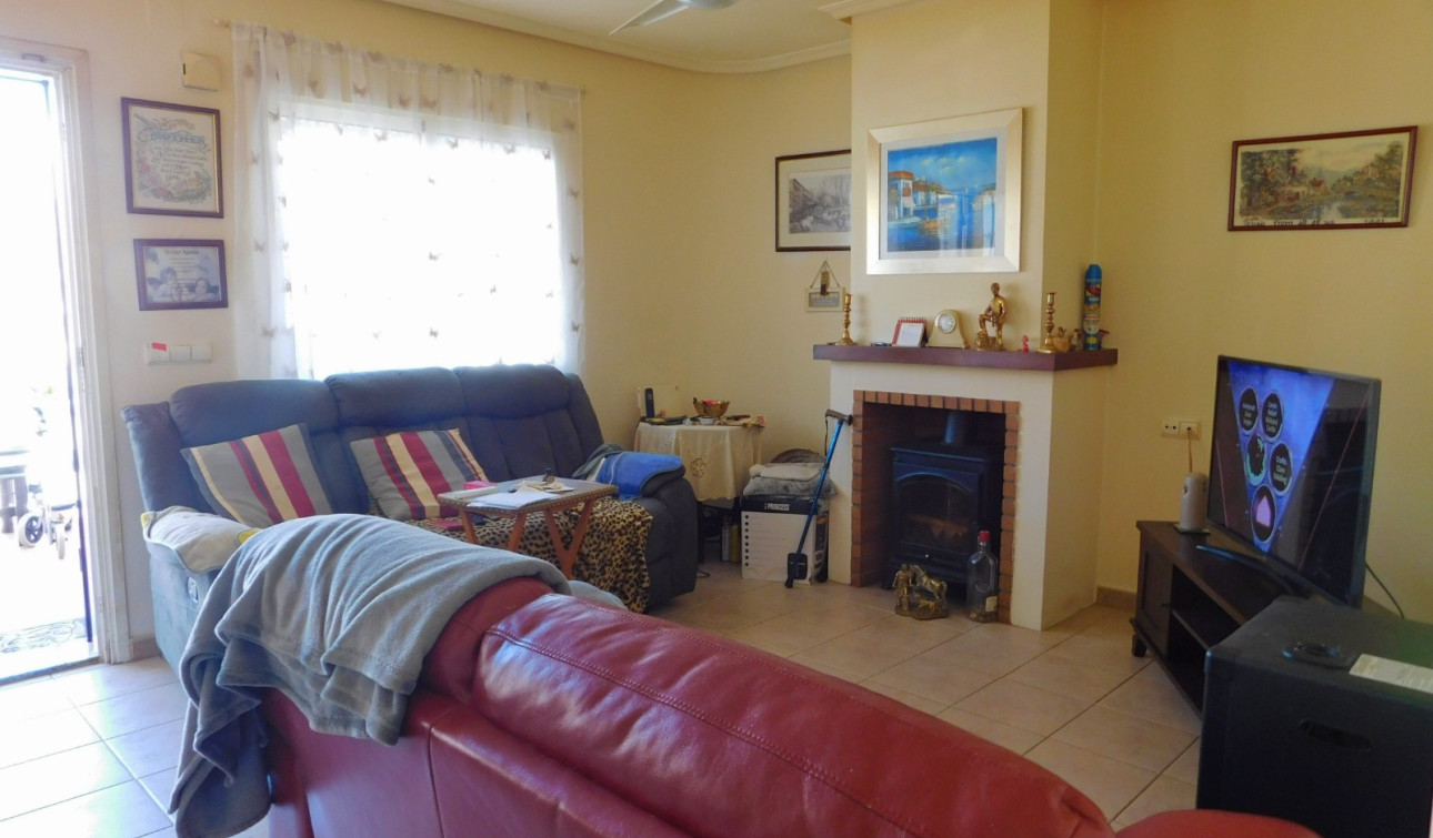 Reventa - Villa independiente - Entre Naranjos