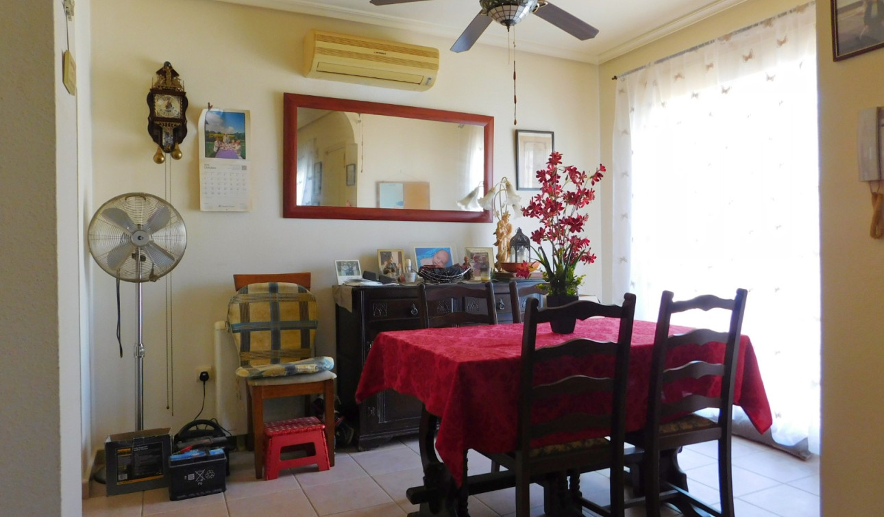 Reventa - Villa independiente - Entre Naranjos