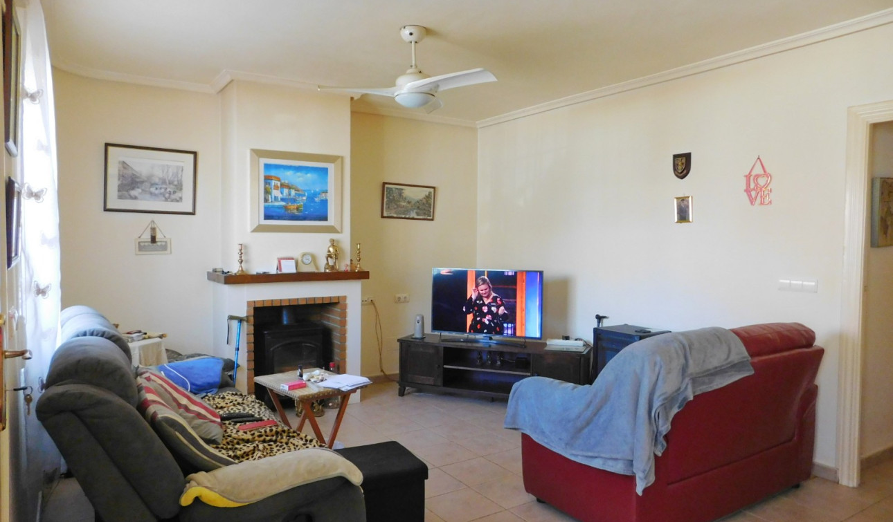 Reventa - Villa independiente - Entre Naranjos