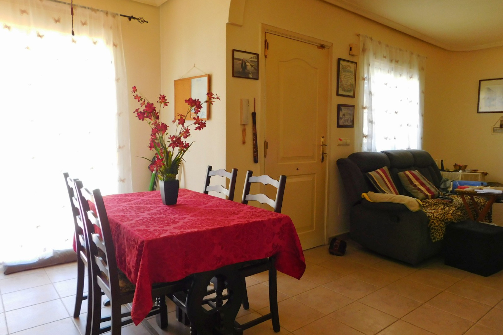 Reventa - Villa independiente - Entre Naranjos