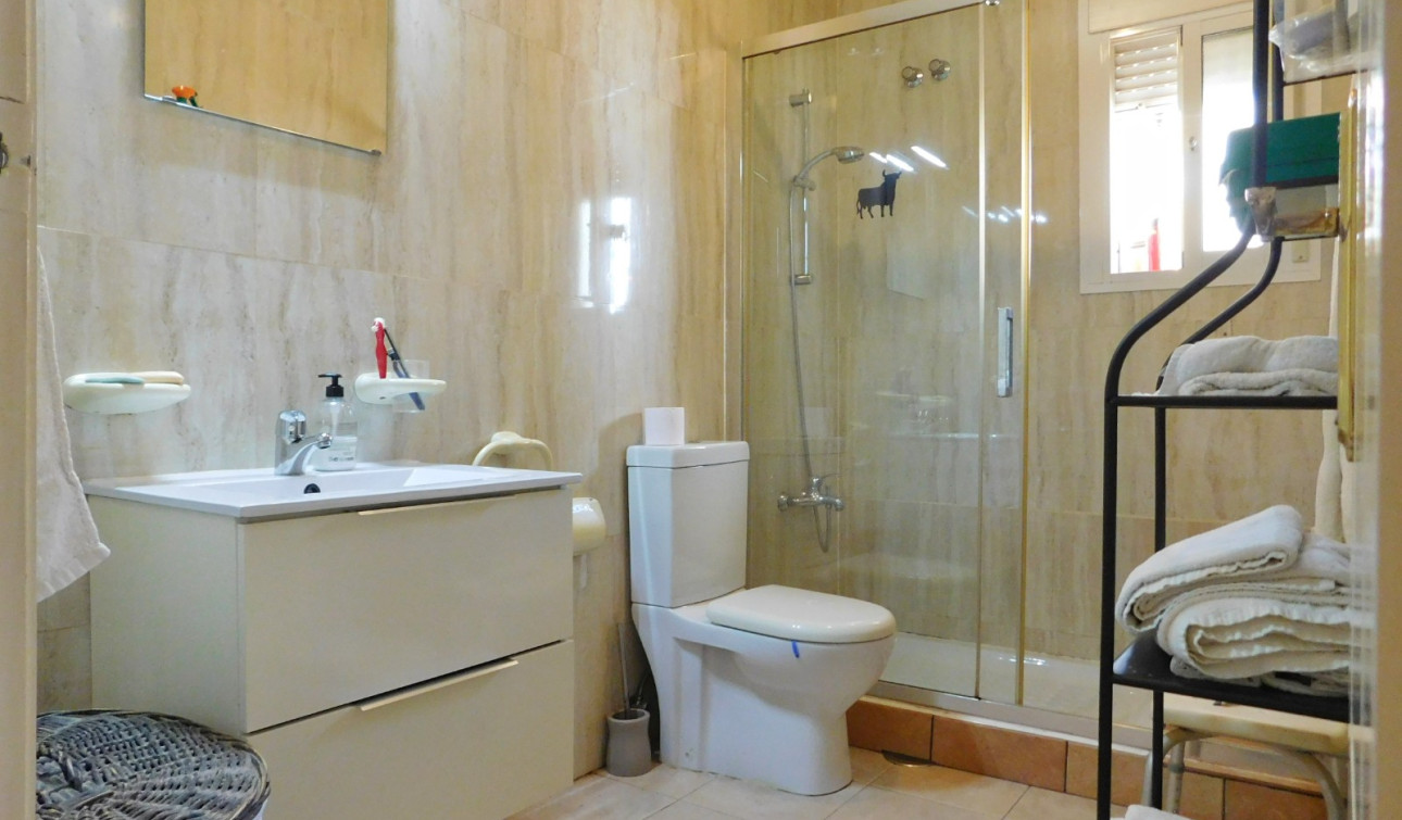 Reventa - Villa independiente - Entre Naranjos