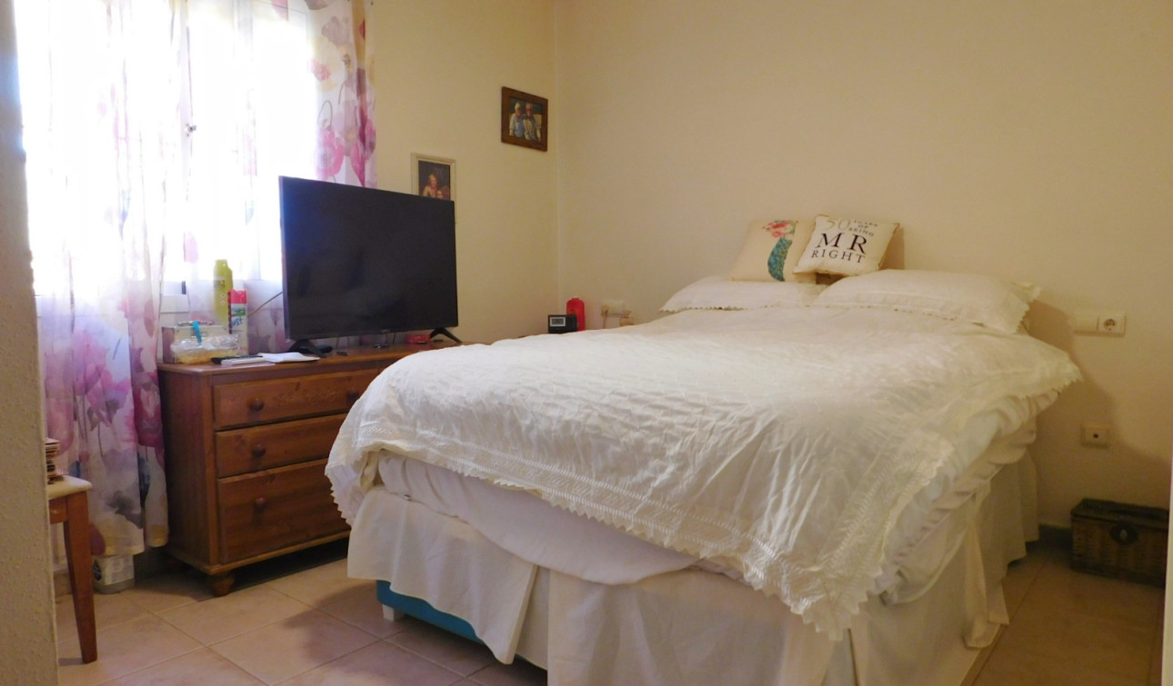 Reventa - Villa independiente - Entre Naranjos