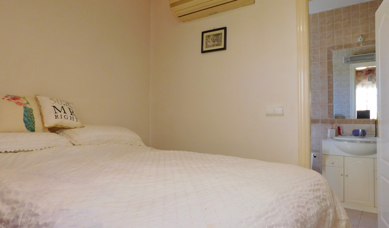 Reventa - Villa independiente - Entre Naranjos