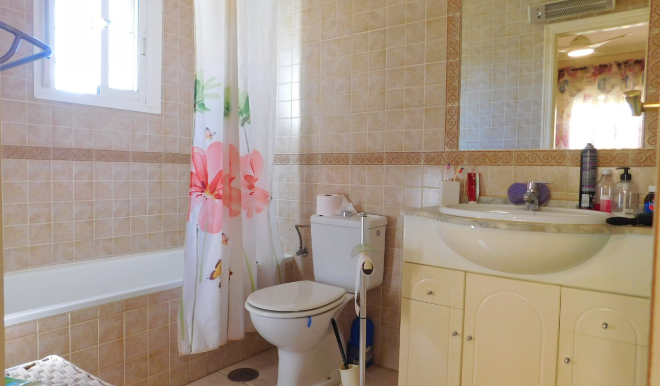 Reventa - Villa independiente - Entre Naranjos