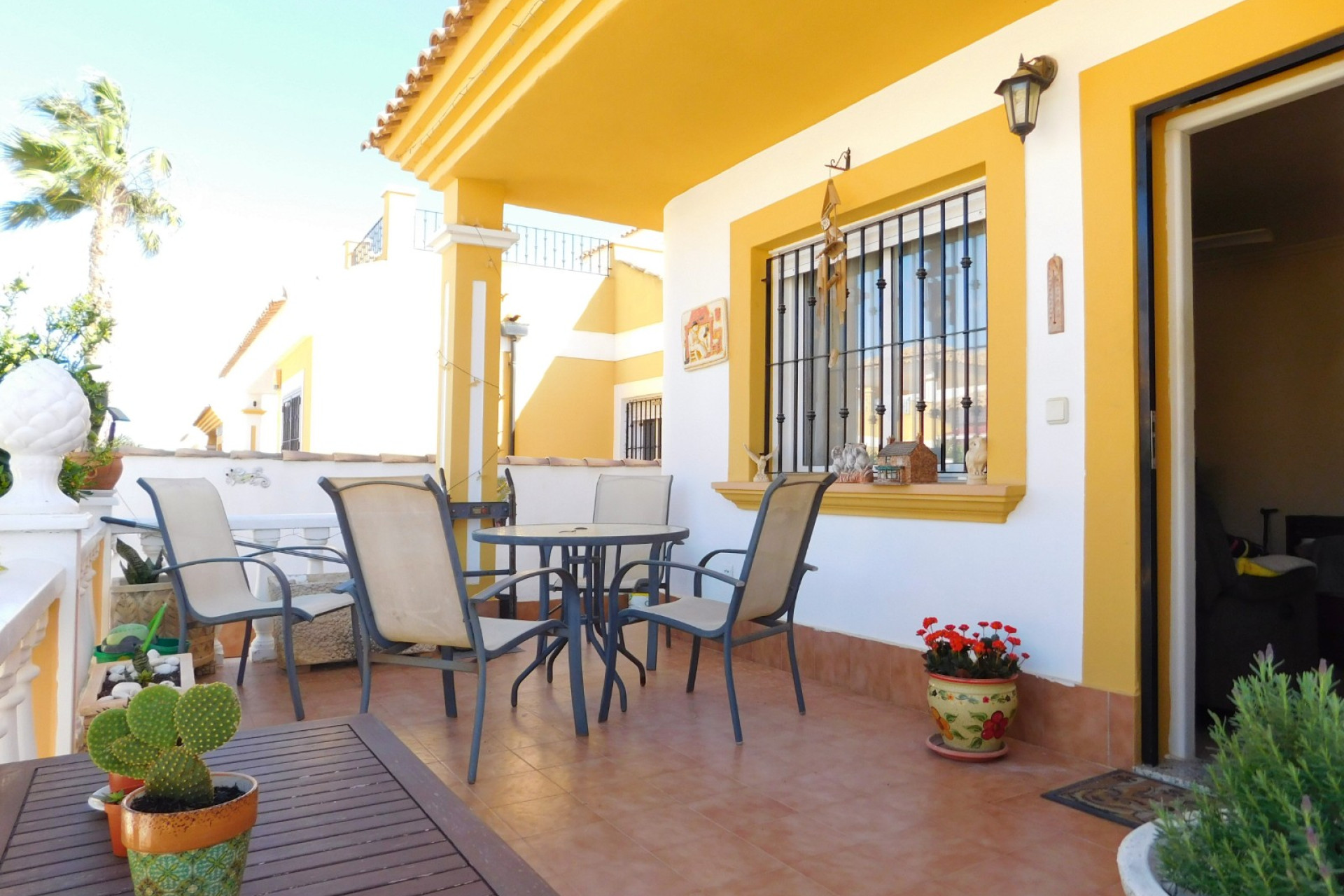 Reventa - Villa independiente - Entre Naranjos