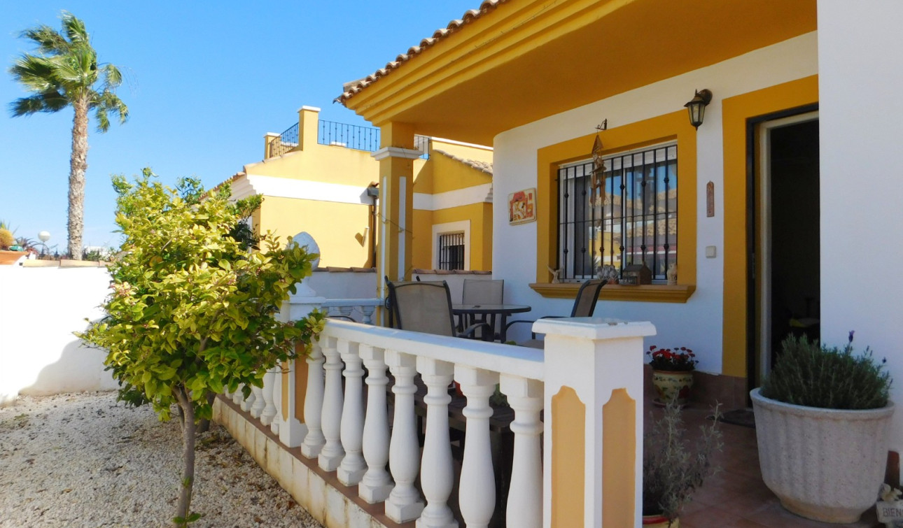 Reventa - Villa independiente - Entre Naranjos