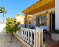 Reventa - Villa independiente - Entre Naranjos