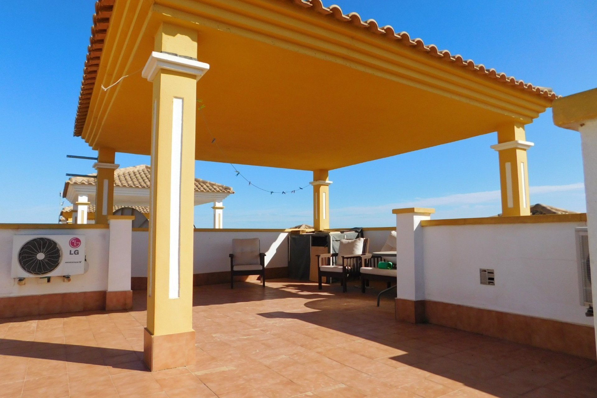 Reventa - Villa independiente - Entre Naranjos