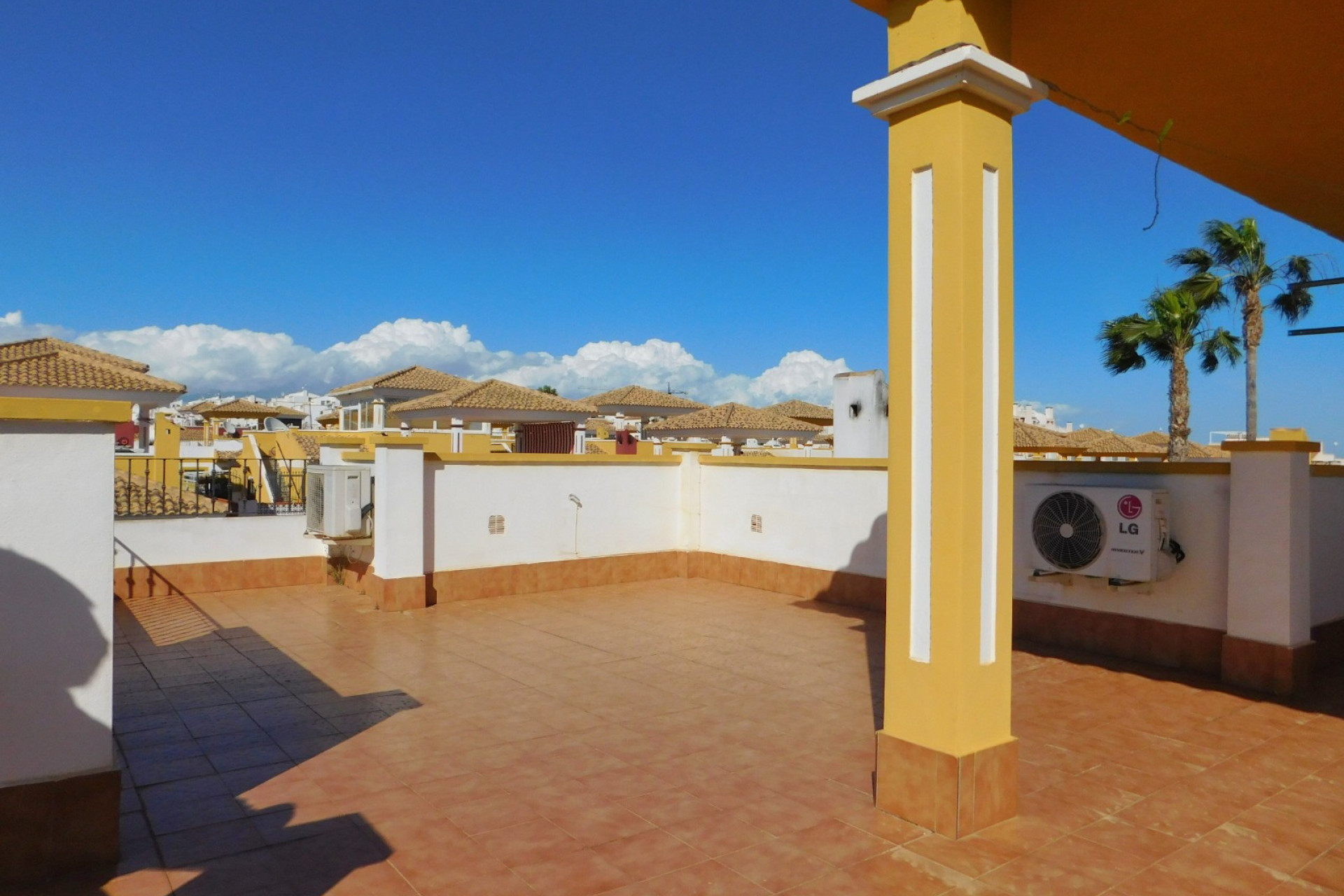 Reventa - Villa independiente - Entre Naranjos