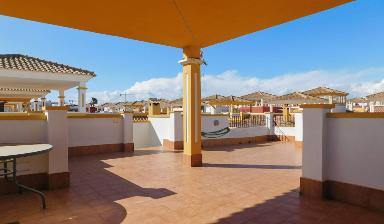 Reventa - Villa independiente - Entre Naranjos