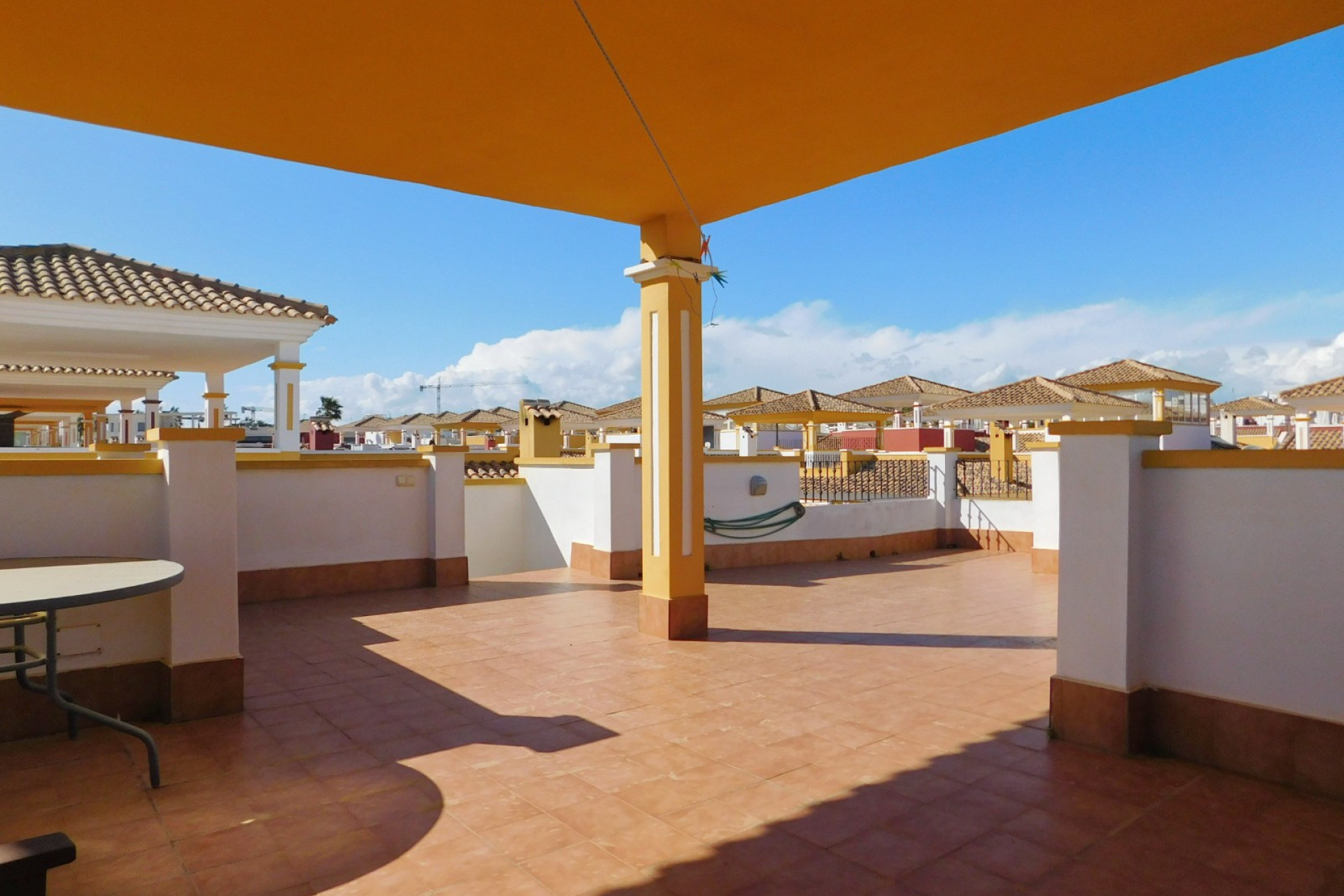 Reventa - Villa independiente - Entre Naranjos