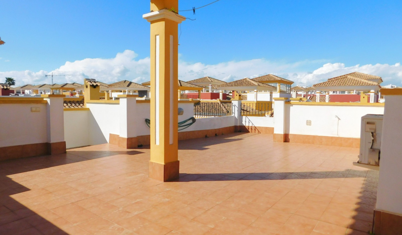 Reventa - Villa independiente - Entre Naranjos