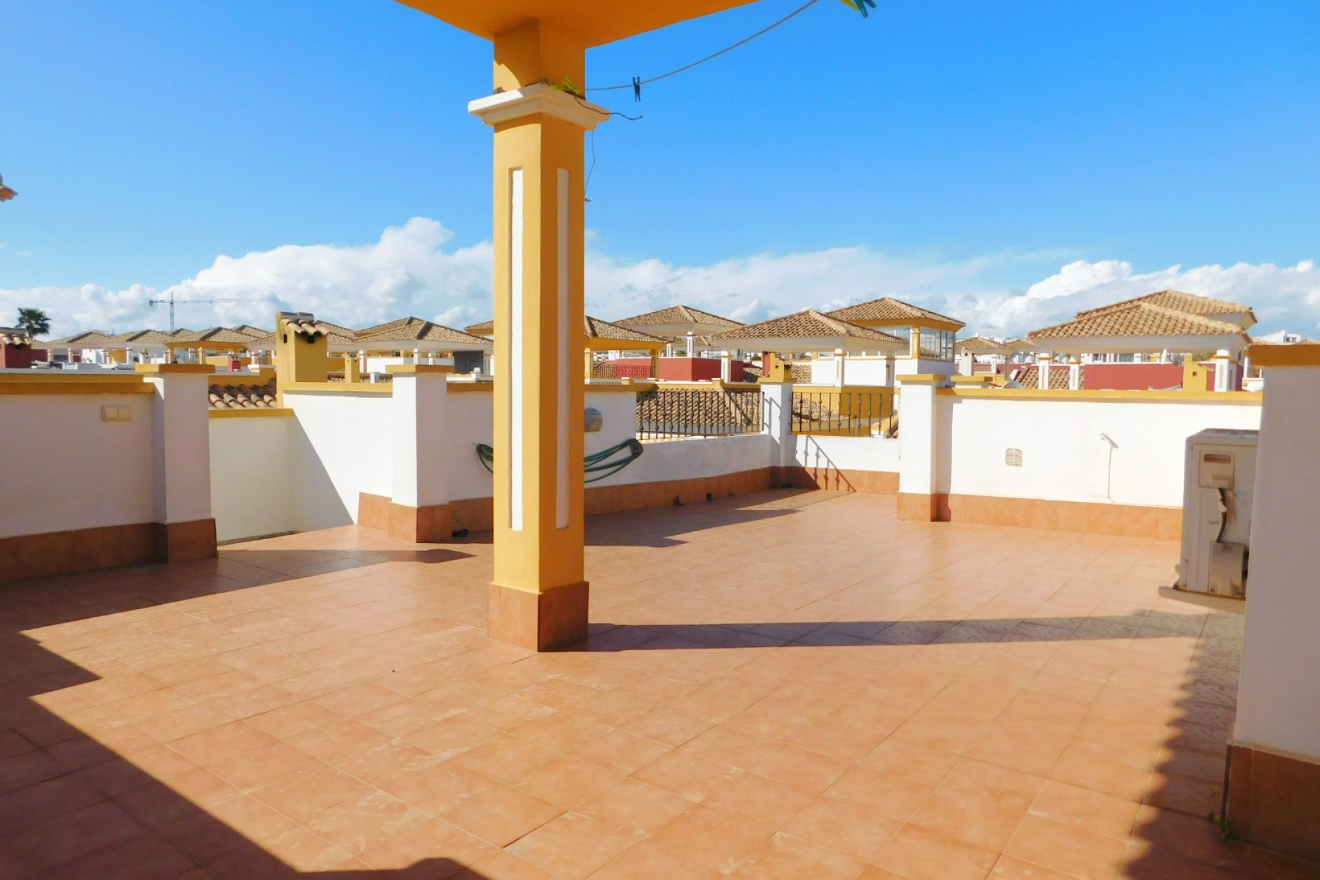 Reventa - Villa independiente - Entre Naranjos