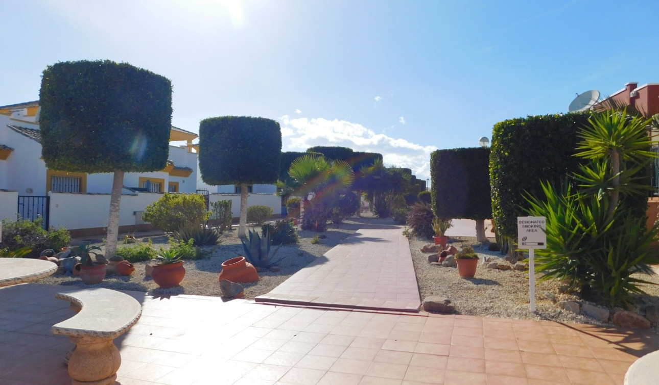 Reventa - Villa independiente - Entre Naranjos