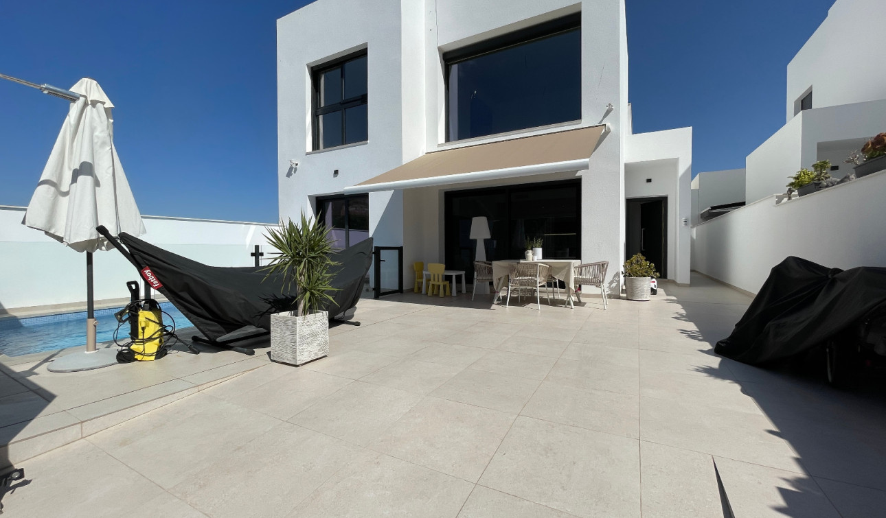 Reventa - Villa independiente - Formentera del Segura - Pueblo