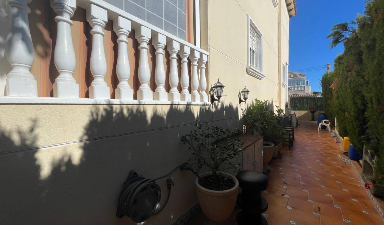 Reventa - Villa independiente - Guardamar del Segura