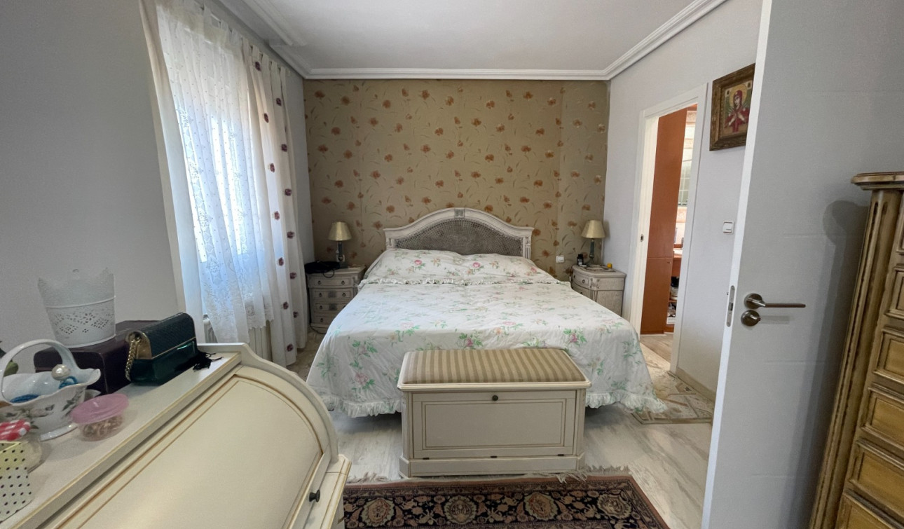 Reventa - Villa independiente - Guardamar del Segura