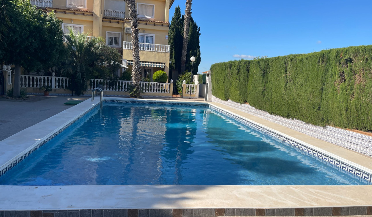 Reventa - Villa independiente - Guardamar del Segura