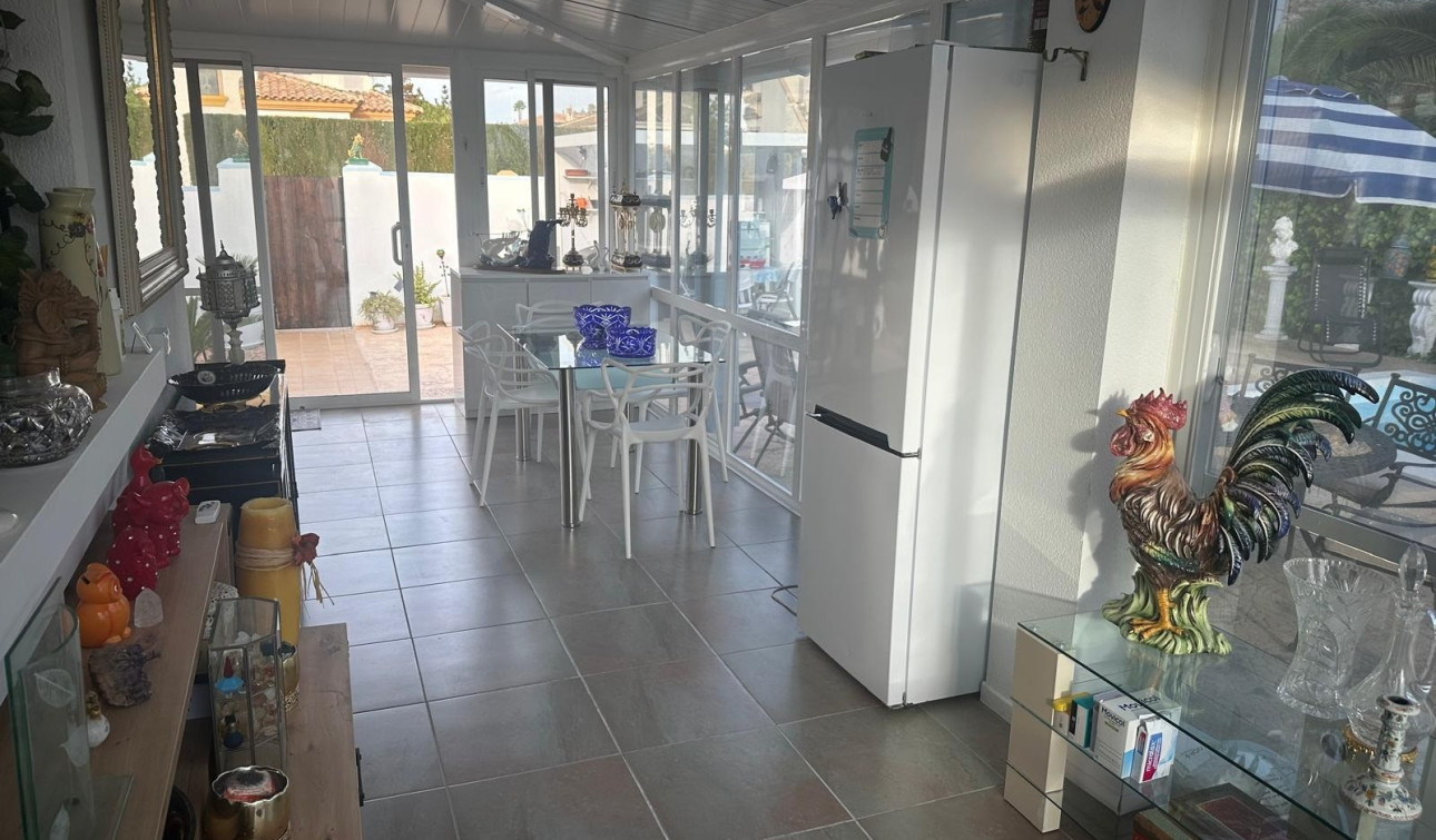 Reventa - Villa independiente - Hondón de las Nieves - Urbaniz La Montañosa