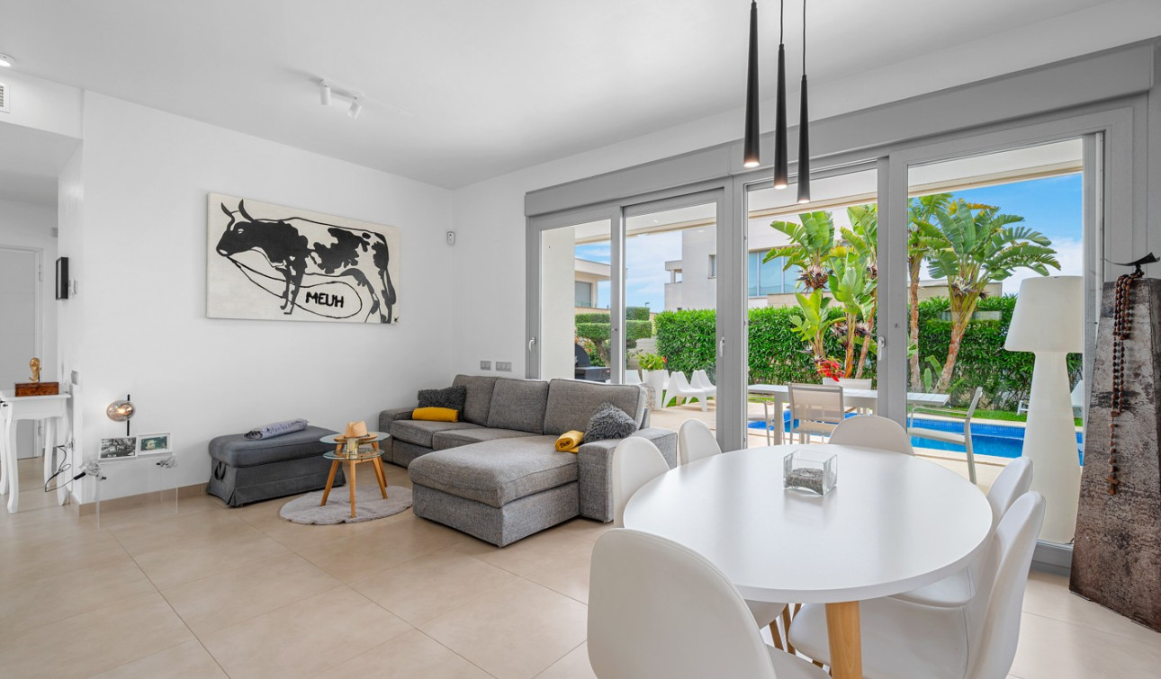 Reventa - Villa independiente - Jacarilla - Vistabella