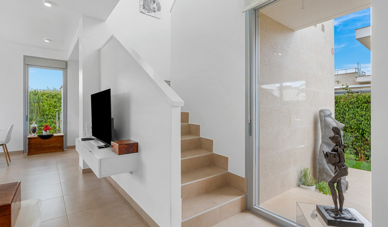 Reventa - Villa independiente - Jacarilla - Vistabella