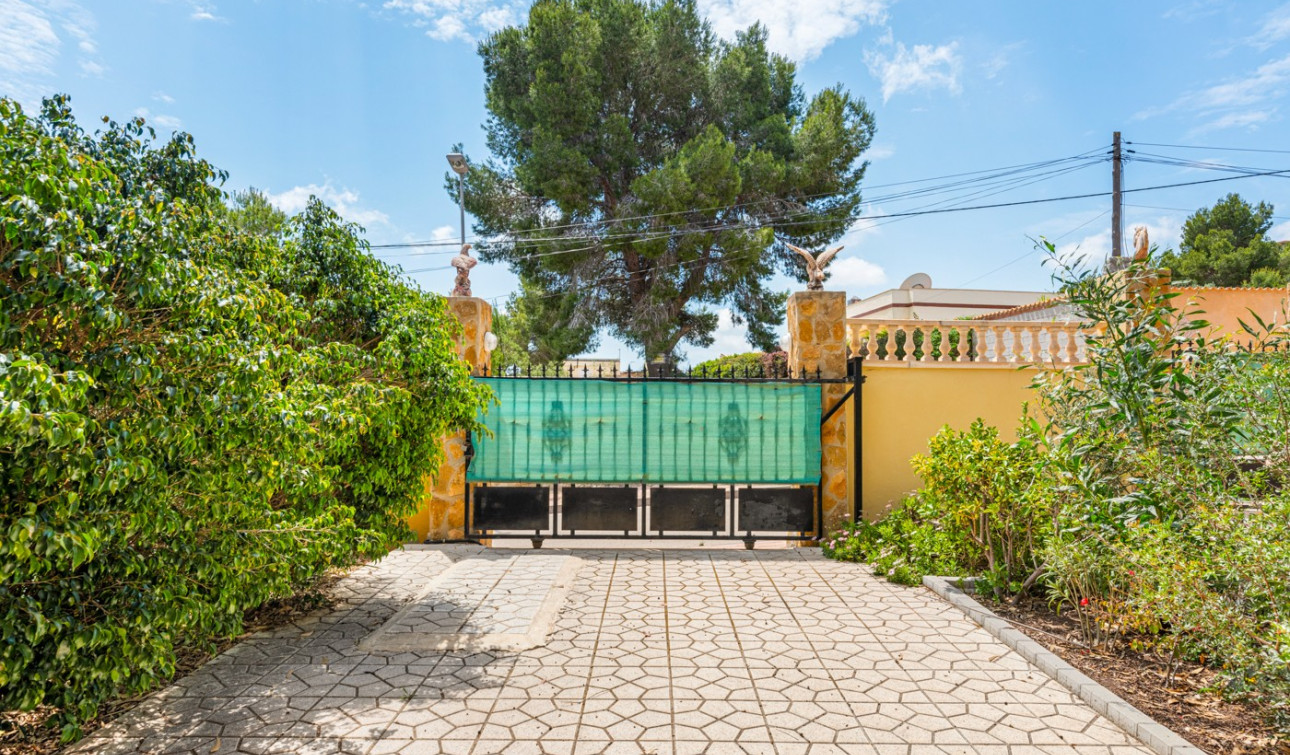 Reventa - Villa independiente - Jacarilla