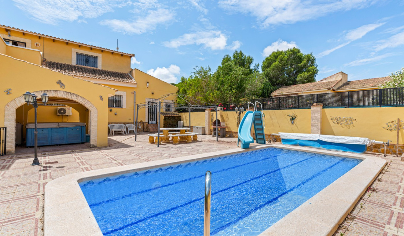 Reventa - Villa independiente - Jacarilla