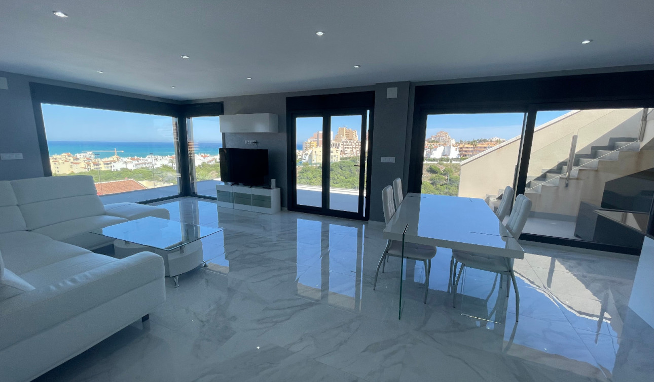 Reventa - Villa independiente - La Mata