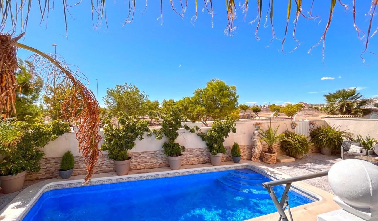 Reventa - Villa independiente - La Zenia