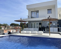 Reventa - Villa independiente - Los Balcones