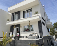 Reventa - Villa independiente - Los Balcones
