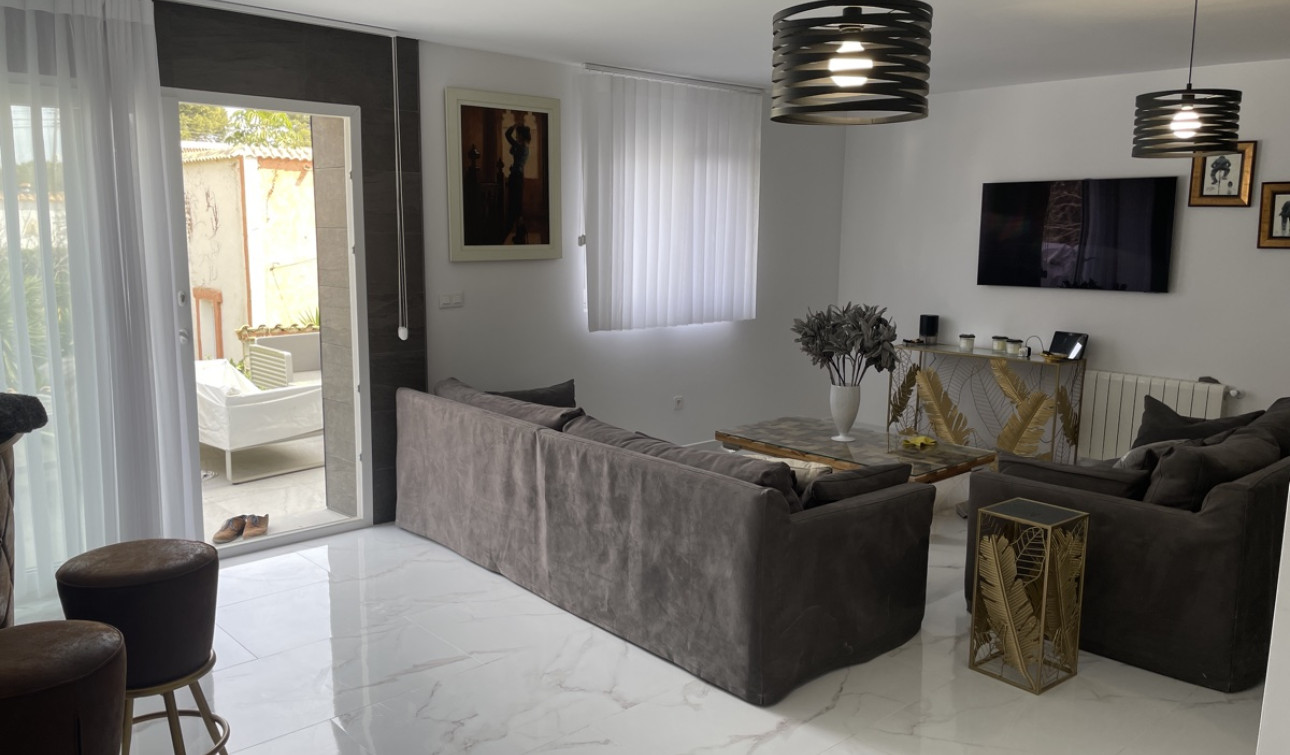 Reventa - Villa independiente - Los Balcones