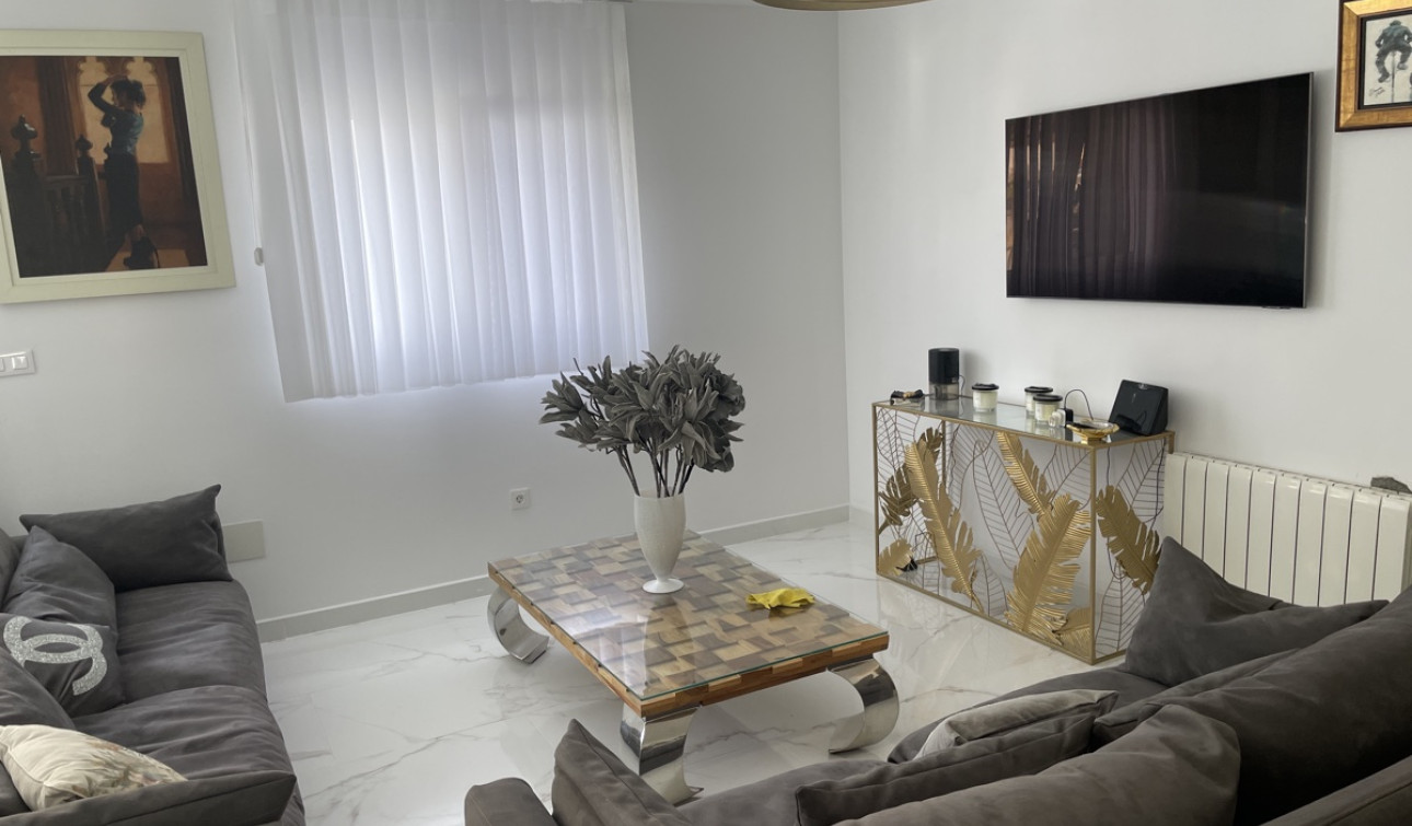 Reventa - Villa independiente - Los Balcones