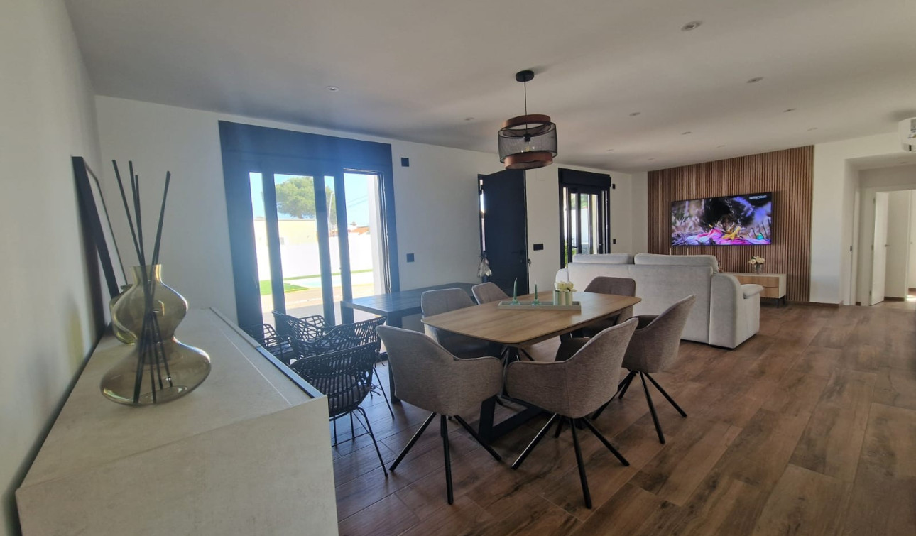 Reventa - Villa independiente - Los Balcones